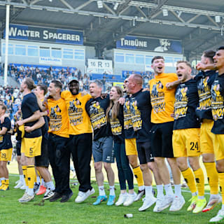Dynamo Dresden: Irre Aktion! Aufstiegshelden laufen zum Spiel
