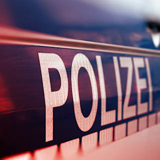 Lübeck: Unbekannte beschädigen Grundschule mit Steinen