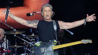 Peter Maffay rockt den Regen in Rostock weg