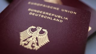 Ab 1. Mai: Bund schafft Papierfotos für Pässe und Ausweise ab!