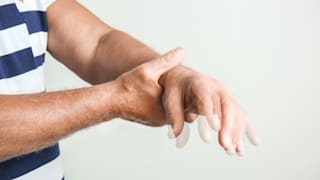 Tremor: Anzeichen, Diagnose und Behandlung 
