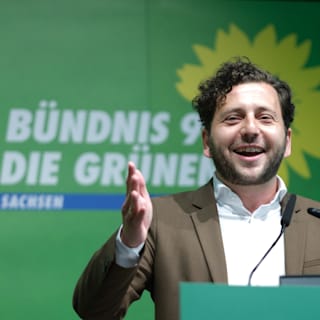 Parteitag in Sachsen: Grünen-Chef: Merz soll bei AfD-Verbot mitmachen!