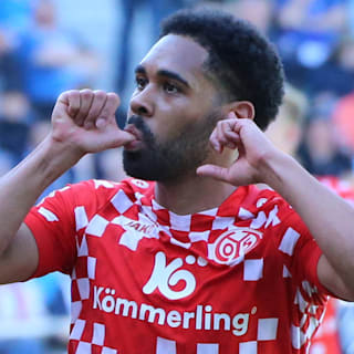 Von wegen Verletzung. Süßes Baby-Geheimnis bei Mainz 05