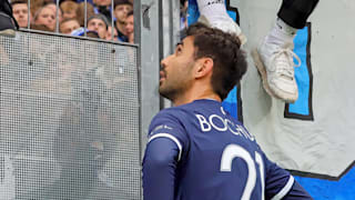 Bundesliga: Bochum-Fans holen Spieler an den Zaun!