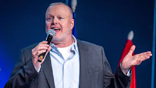 ESC 2025: Stefan Raab bettelt bei Schweiz und Österreich um Stimmen