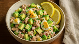 Gesunder Thunfisch-Salat: Leichtes Rezept mit Avocado