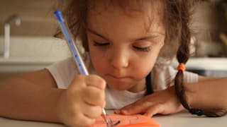 Reizverarbeitungsstörungen bei Kindern: Ergotherapeutin klärt auf