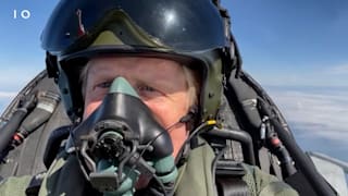 Selfie-Video aus dem Kampfjet: Boris Johnson 
posiert wie in „Top Gun“