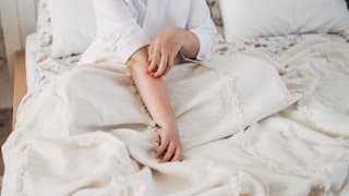 Neurodermitis und Schuppenflechte: Symptome, Behandlung, Ursachen