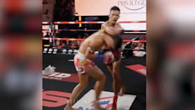 Ellenbogen-K.O.: Kämpfer fliegt aus dem Ring