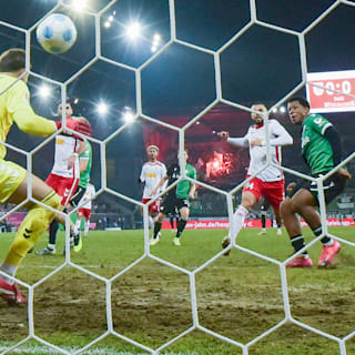 Hannover 96: Verrückter Freistoß-Trick mit Bayern-Leihgabe