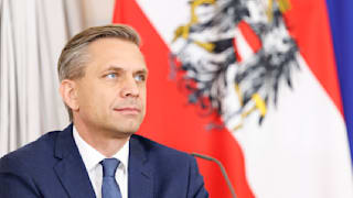 Nach zwei Jahren Rezession: Ösis hoffen auf Merz-Wunder
