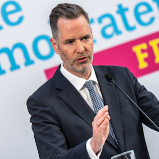 FDP wählt neue Spitze: Nach dem Wahldebakel: Lindner geht – Dürr kommt