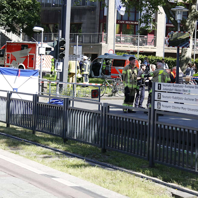 Unfall in Köln: Straßenbahn überfährt Fußgänger – tot