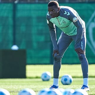 Werder Bremen: Klare Ansage an Flop Skelly Alvero – So geht’s nicht weiter! 