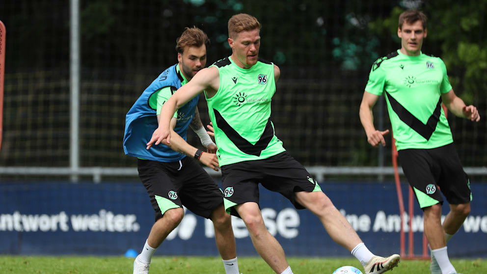 Hannover 96: Was steckt dahinter? Marcel Halstenberg im Neapel-Trikot