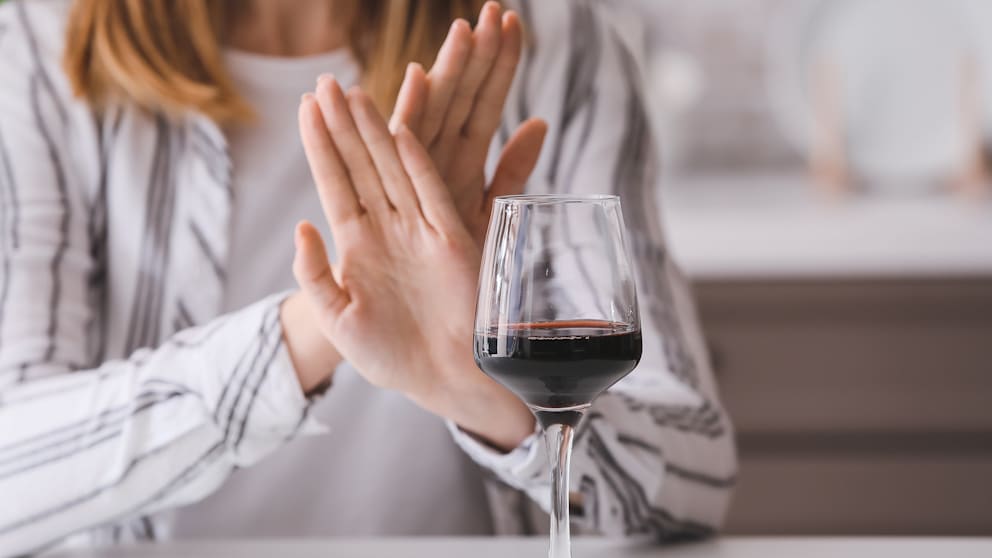 Alkoholpausen sind nicht nur wichtig für die Gesundheit, sondern stärken auch unsere psychische Verfassung, rät Promille-Papst Bas Kast