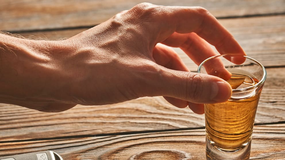Einfacher Trick: So stoppen Sie das Verlangen nach Alkohol während einer Pause