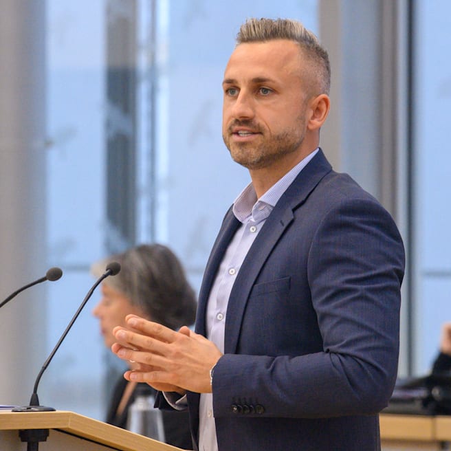 „Stolz-Pass“ der AfD im Landtag in Sachsen-Anhalt abgelehnt