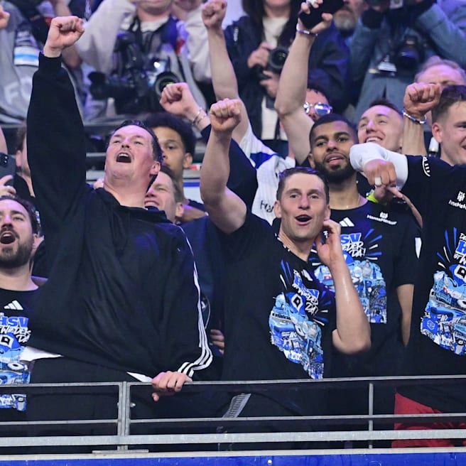 Das irre Aufstiegs-Tagebuch des HSV: Polizei-Razzia überraschte Kuntz