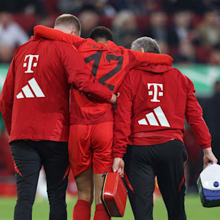 FC Bayern: Jamal Musiala verletzt sich beim Spiel in Augsburg
