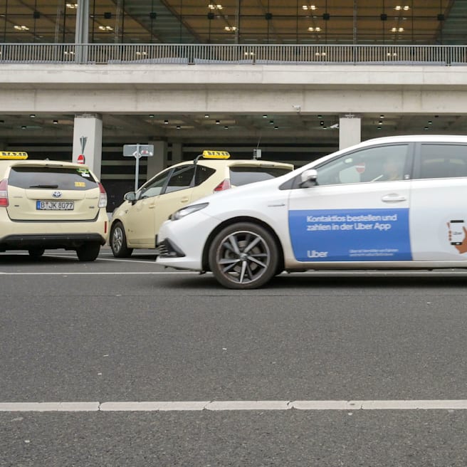 Preiskampf im Taxi-Gewerbe: Städte wollen Uber & Co. teurer machen