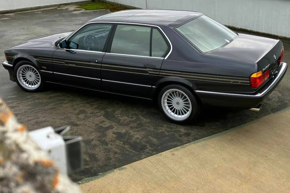 Alpina B12 5.0, die Alpina-Variante des BMW 750iL (Baureihe E32), seitlich von oben