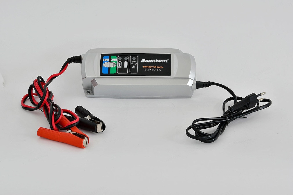 Autobatterie-Ladegeräte Test