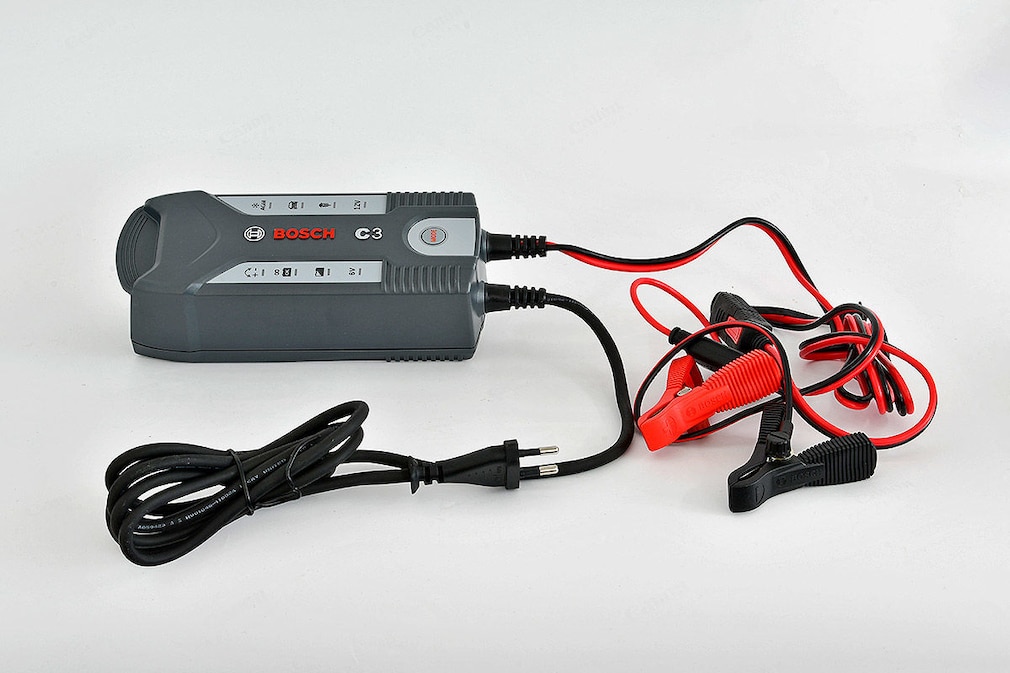 Autobatterie-Ladegeräte Test