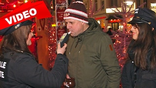 Glühwein auf dem Weihnachtsmarkt