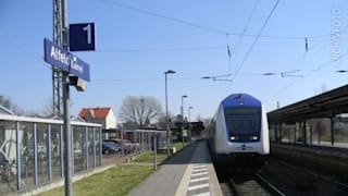 Nach Randale im Zug: 25 Hansa-Fans sitzen die Nacht auf kleinem Bahnhof fest