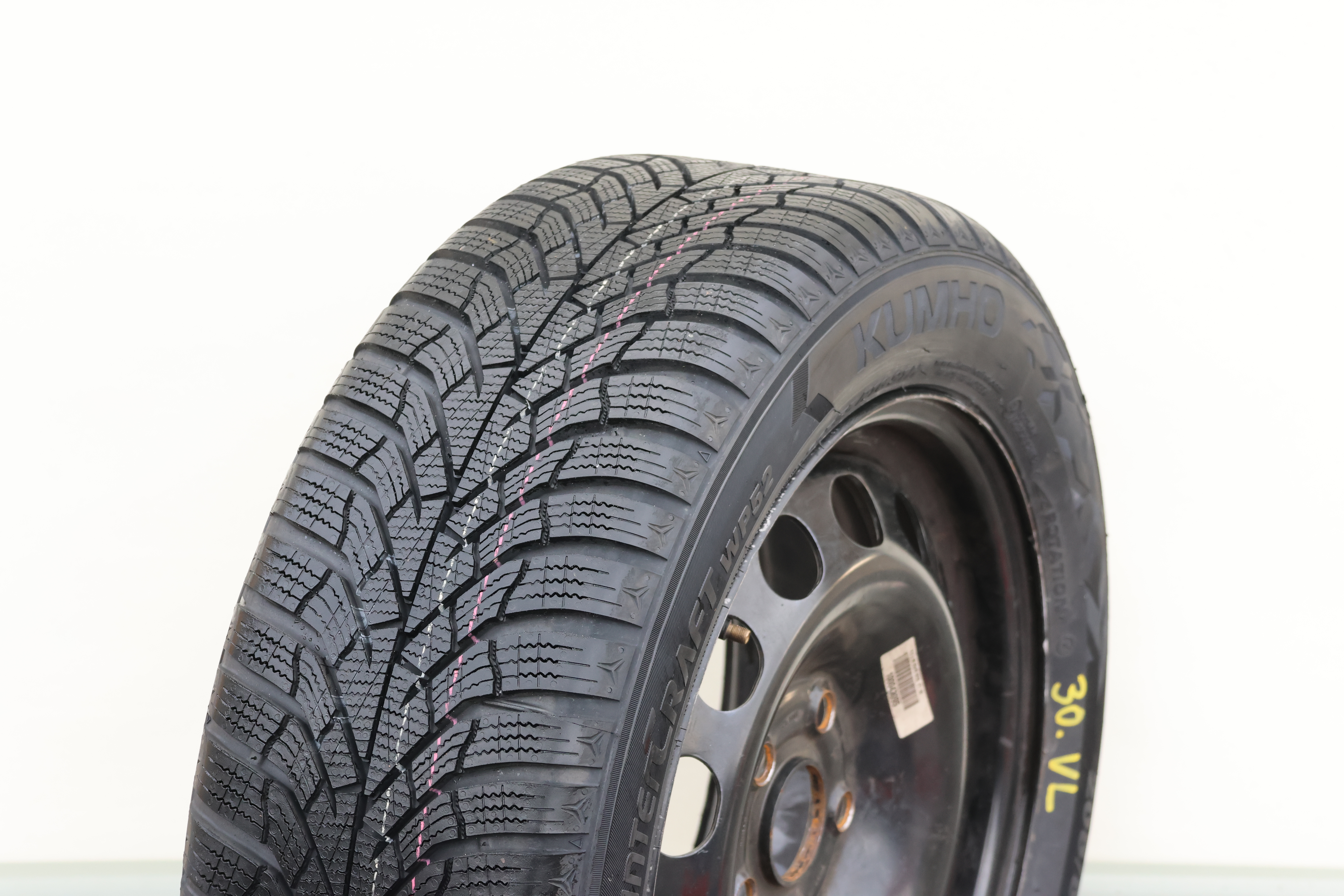 Kumho Wintercraft WP52 (91H)