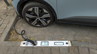 Ladebordstein für Elektroautos in Köln