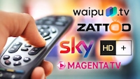 Logos von TV-Streaming-Dienst und eine Fernbedienung in einer Hand im Hintergrund ein Fernseher