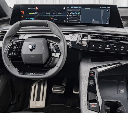 Peugeot E-3008