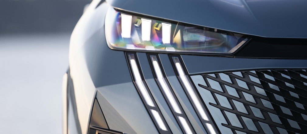 Peugeot E-3008