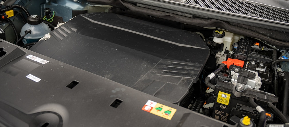 Peugeot E-3008