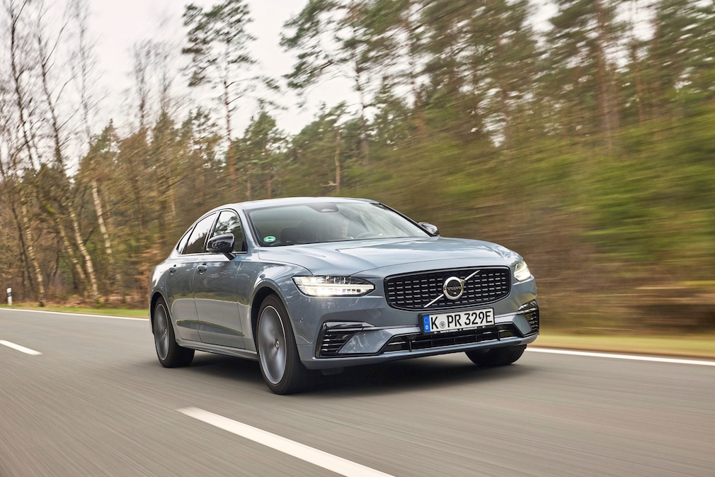 Volvo S90 T8