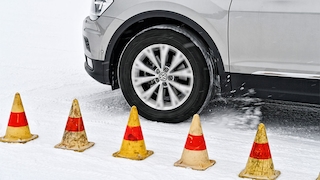 Winterreifen 235/55 R 18 V - Traktion auf Schnee
