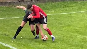 Flugeinlage geht schief: Peinlich-Aktion in der Kreisliga