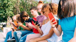 Studie warnt: Deutschlands Jugendliche sind besonders viel am Bildschirm