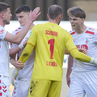 Aufstiegs-Vorentscheidung? 1. FC Köln schießt sich in Paderborn an die Spitze