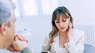 Ohrenschmerzen: Ursache, Diagnose, Behandlung und Hausmittel