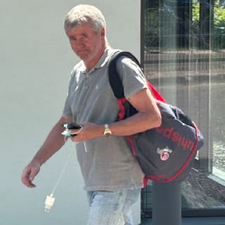 1. FC Köln: Friedhelm Funkel guckt Konkurrenz mit Kölsch & Capri Sonne