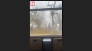 Fan-Eklat im Video: Hier attackieren Rostock-Chaoten den Sonderzug