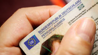 Passfotos: Digitale Revolution verschoben. Papierfotos weiter möglich