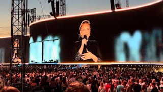 Adele: „Ich schwitze zwischen meinen Brüsten“