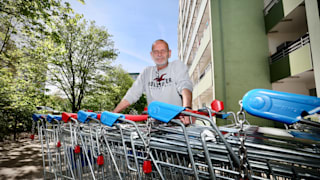 Lübeck: Hausmeister kämpft täglich gegen das Chaos der Einkaufswagen