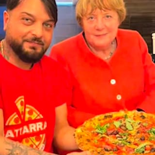 Auf Italienreise : Einmal Pizza Merkel für die Altkanzlerin