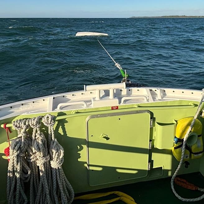 Ostsee: Gekenterte Segler aus der Ostsee gerettet